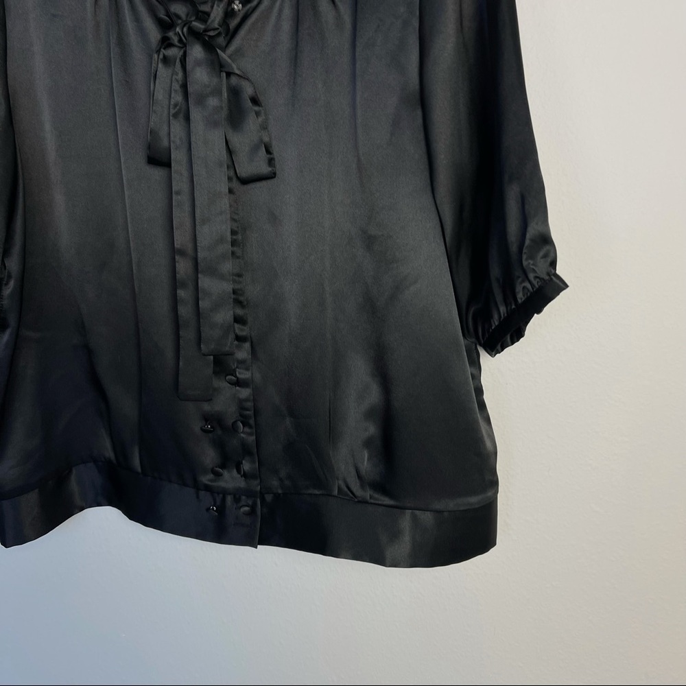 BCBGMaxAzria Black Tie neck button down elbow sleeve satin crop blouse size L - Picture 4 of 8